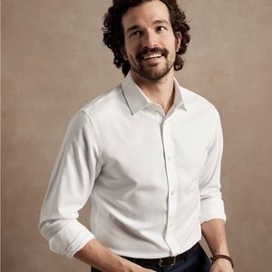 Banana Republic men’s white button-down slim fit dress shirt